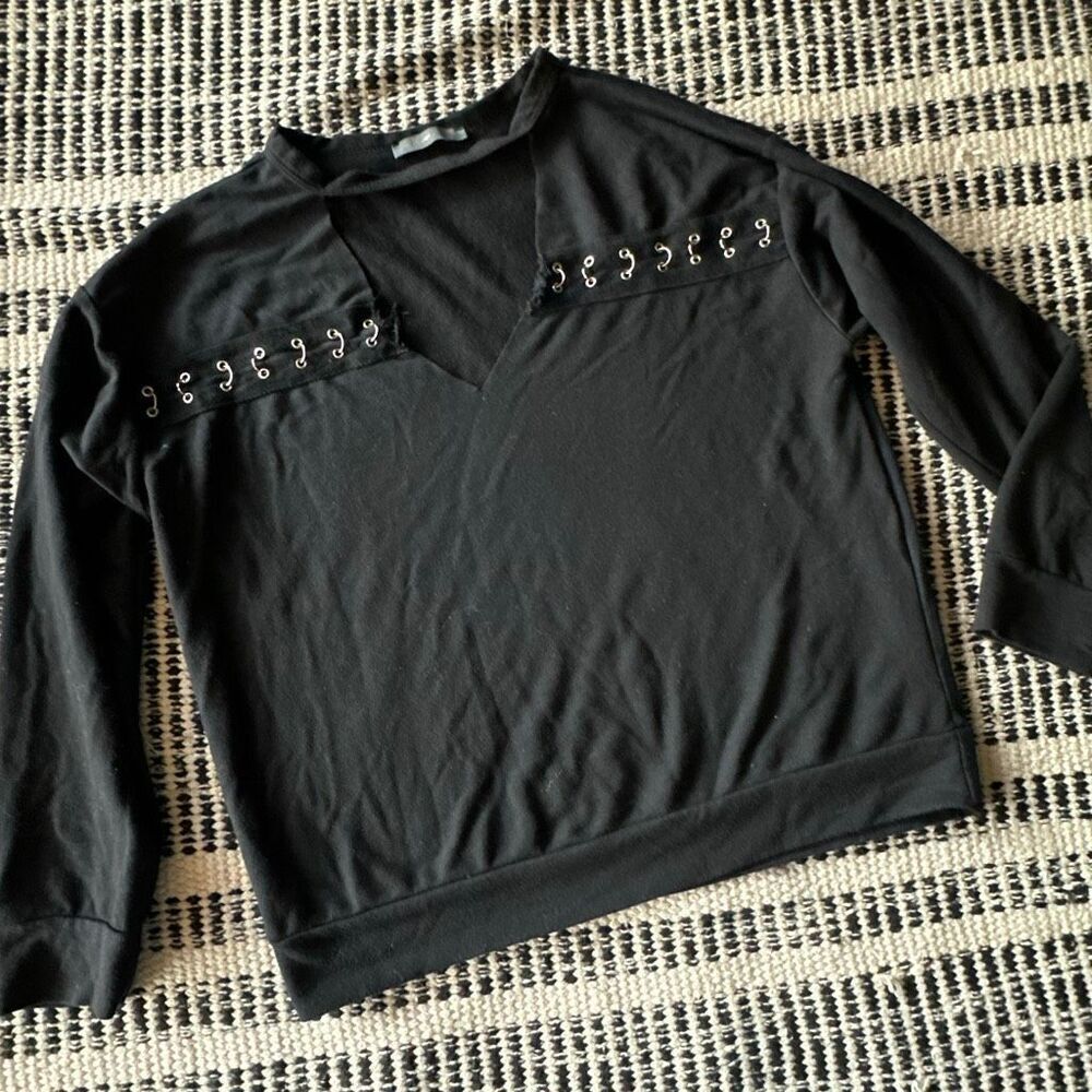 West coast love Size Medium Black Sweater Pullover